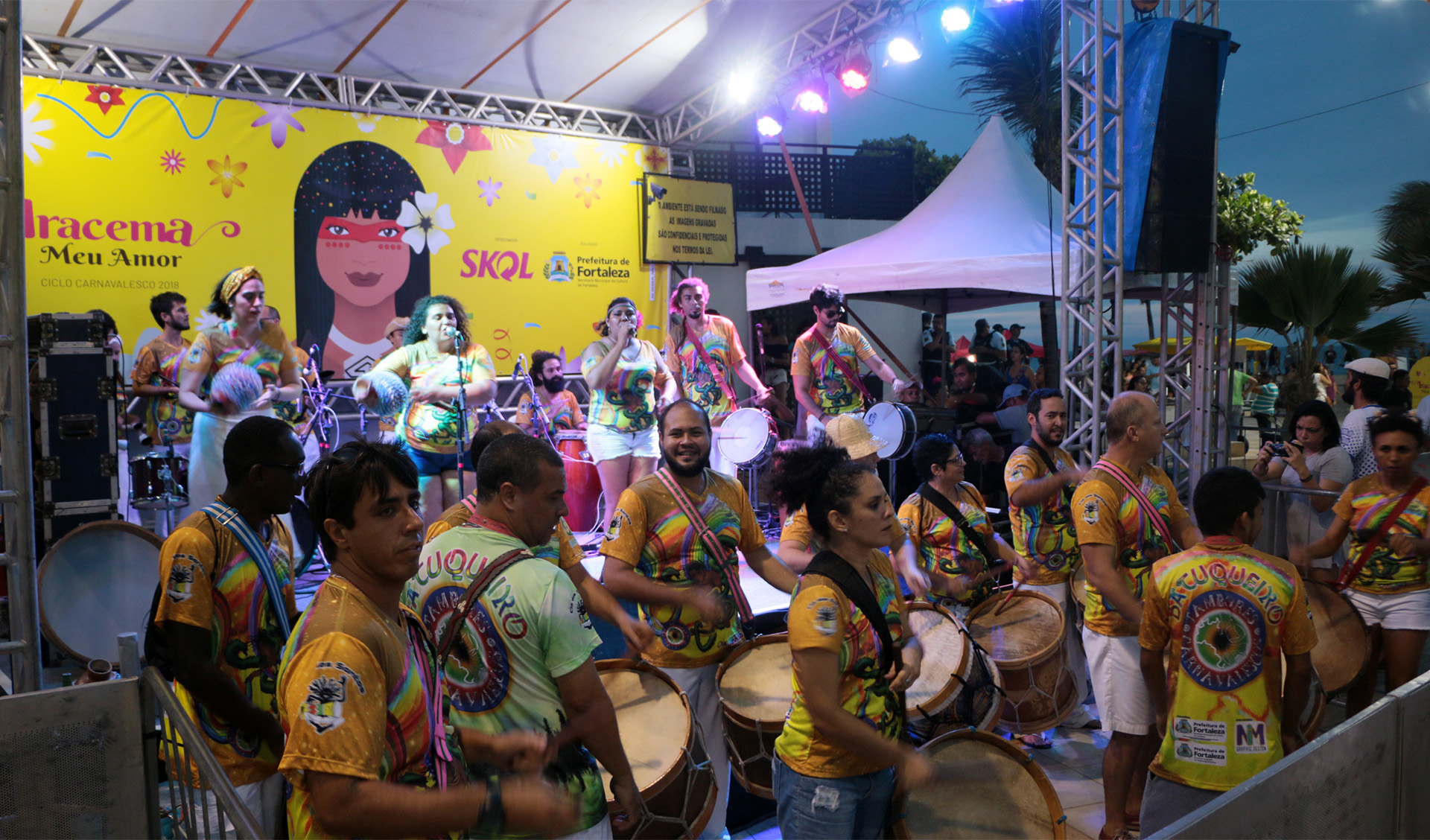 Músicos no palco